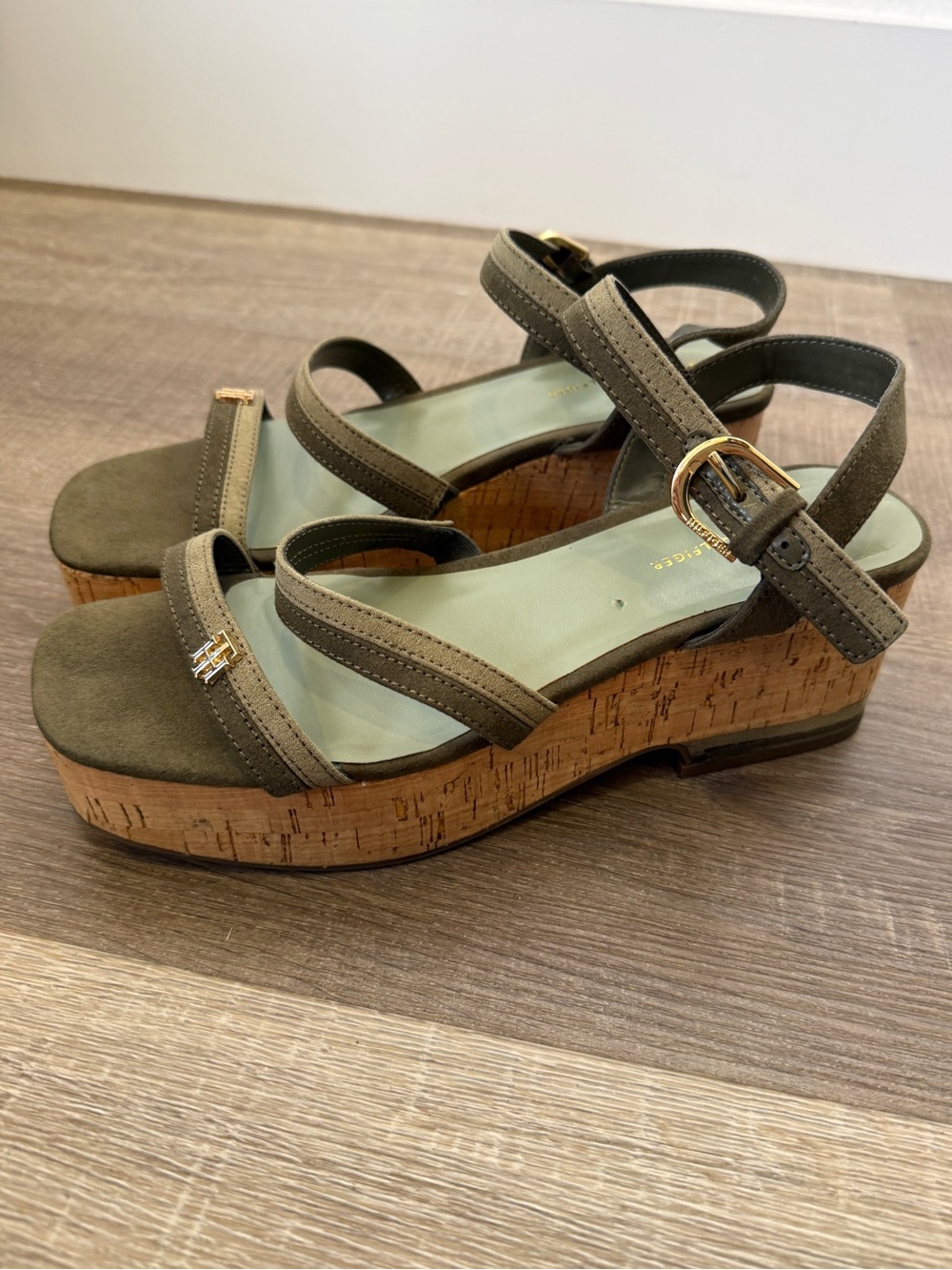 Tommy Hilfiger Green Wedge Sandals Size 8 Cork Platform Ankle Strap